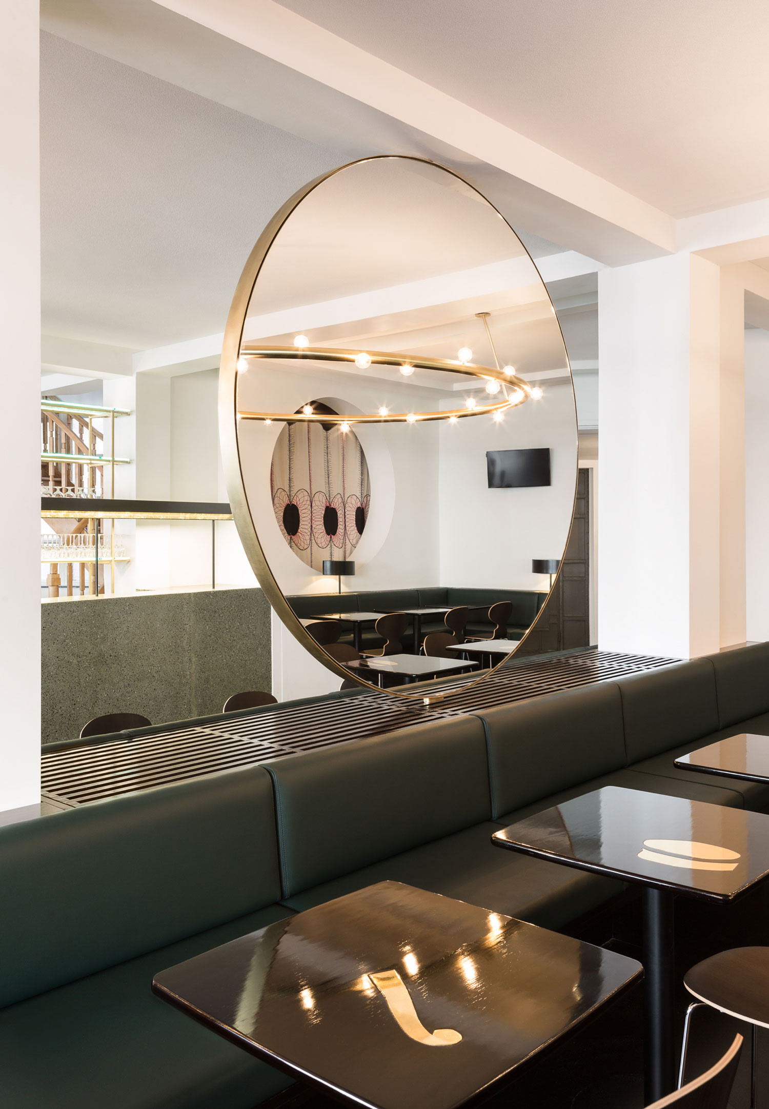 绿意盎然的历史回响——比利时“Victor”咖啡馆室内设计-24