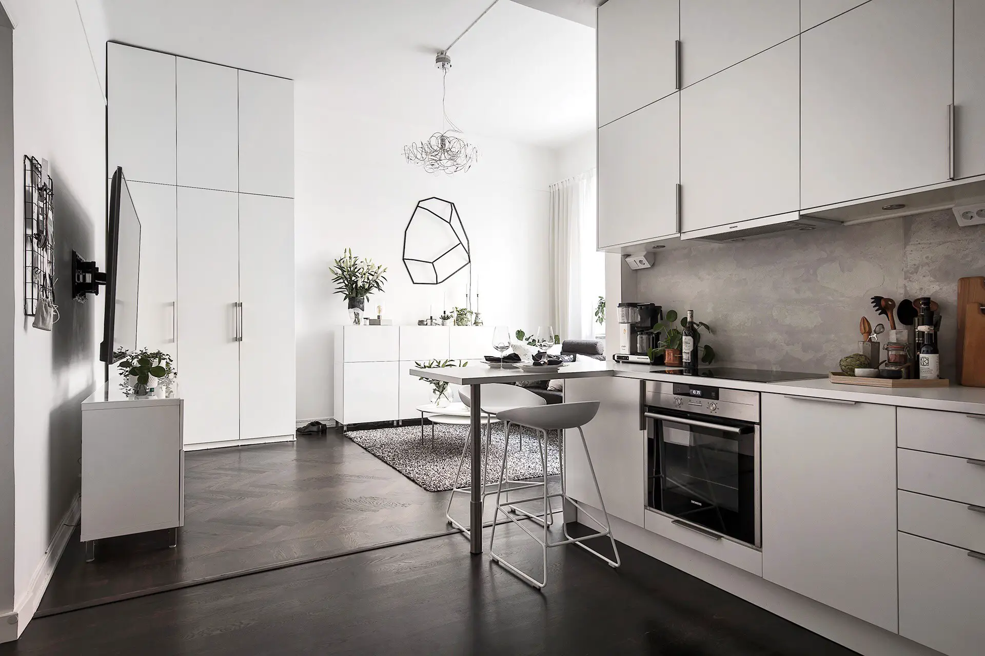 智能楼梯打造瑞典 40 平米一居室空间魔法-9