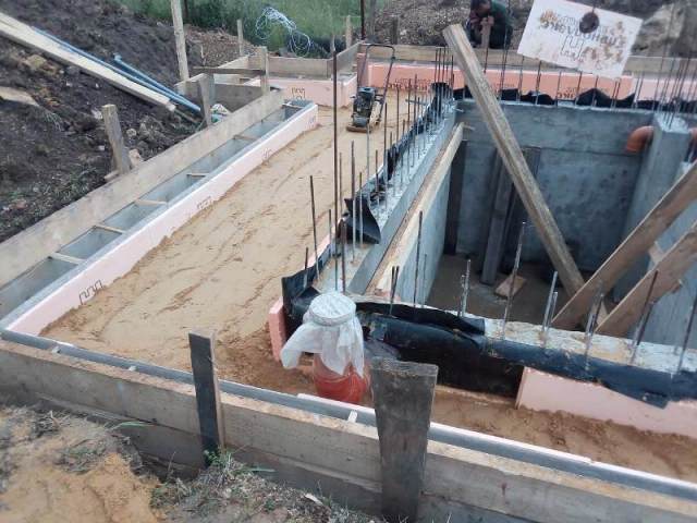 车库与杂物间组合建筑项目-75