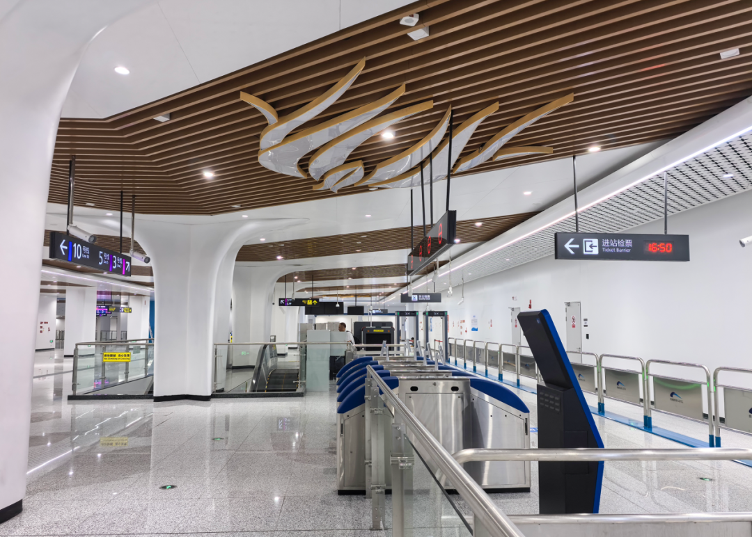 中铁上海院勘察设计总承包的成都轨道交通10号线三期工程(武侯祠站-太平园站)开通初期运营-24