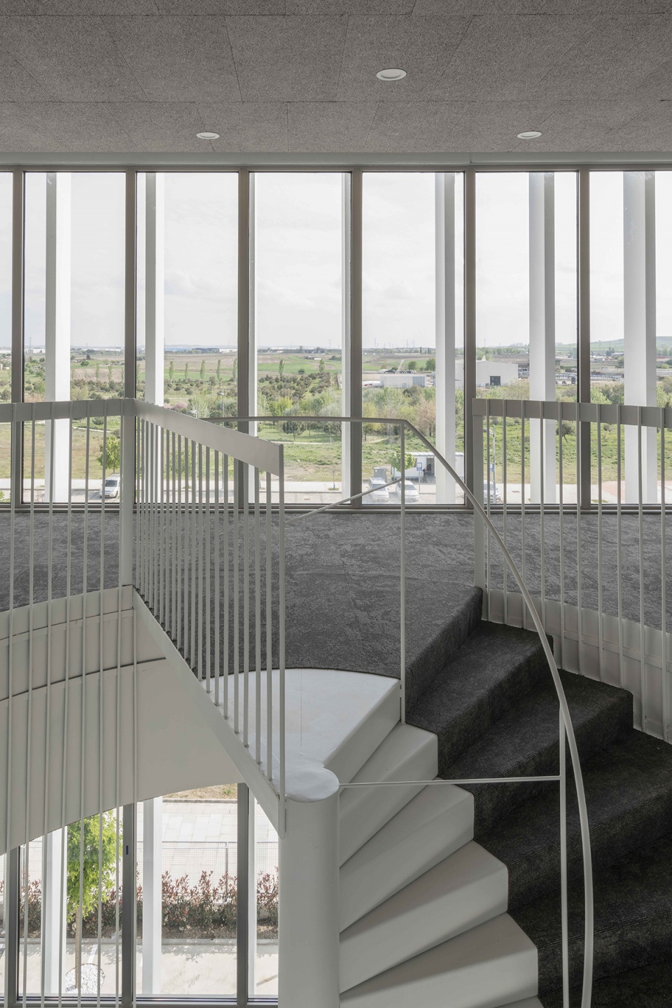 181 UNOLAB 总部大楼，西班牙 / FRPO-43