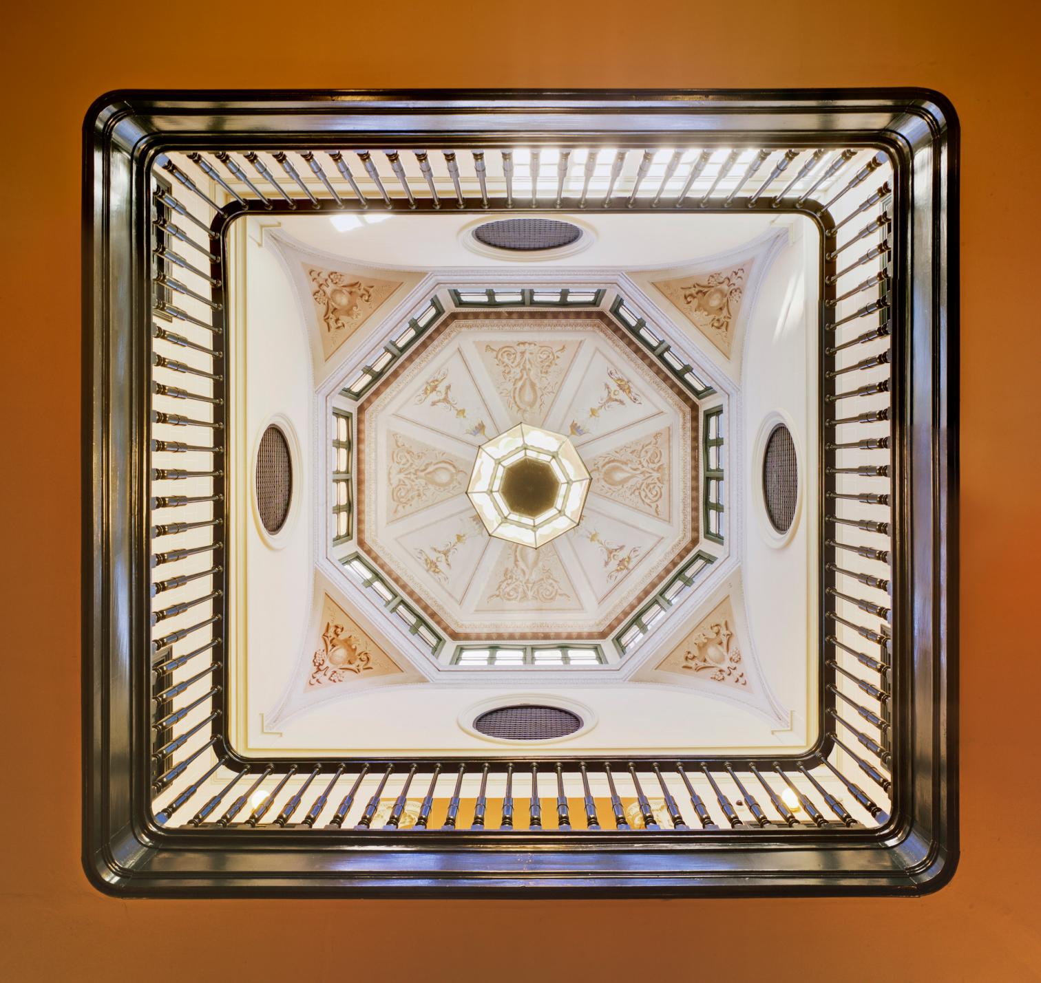 西班牙 Granada 大学学生公寓 | 古典与现代的完美融合-14