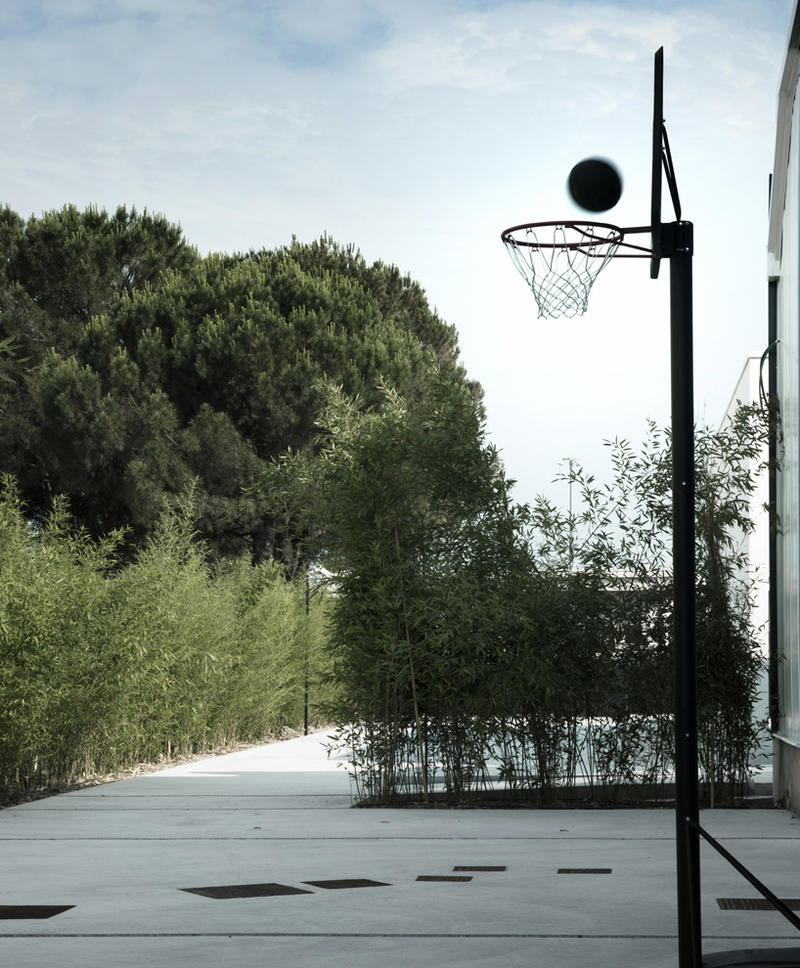 纯净利落的家具制造公司kristalia总部-10