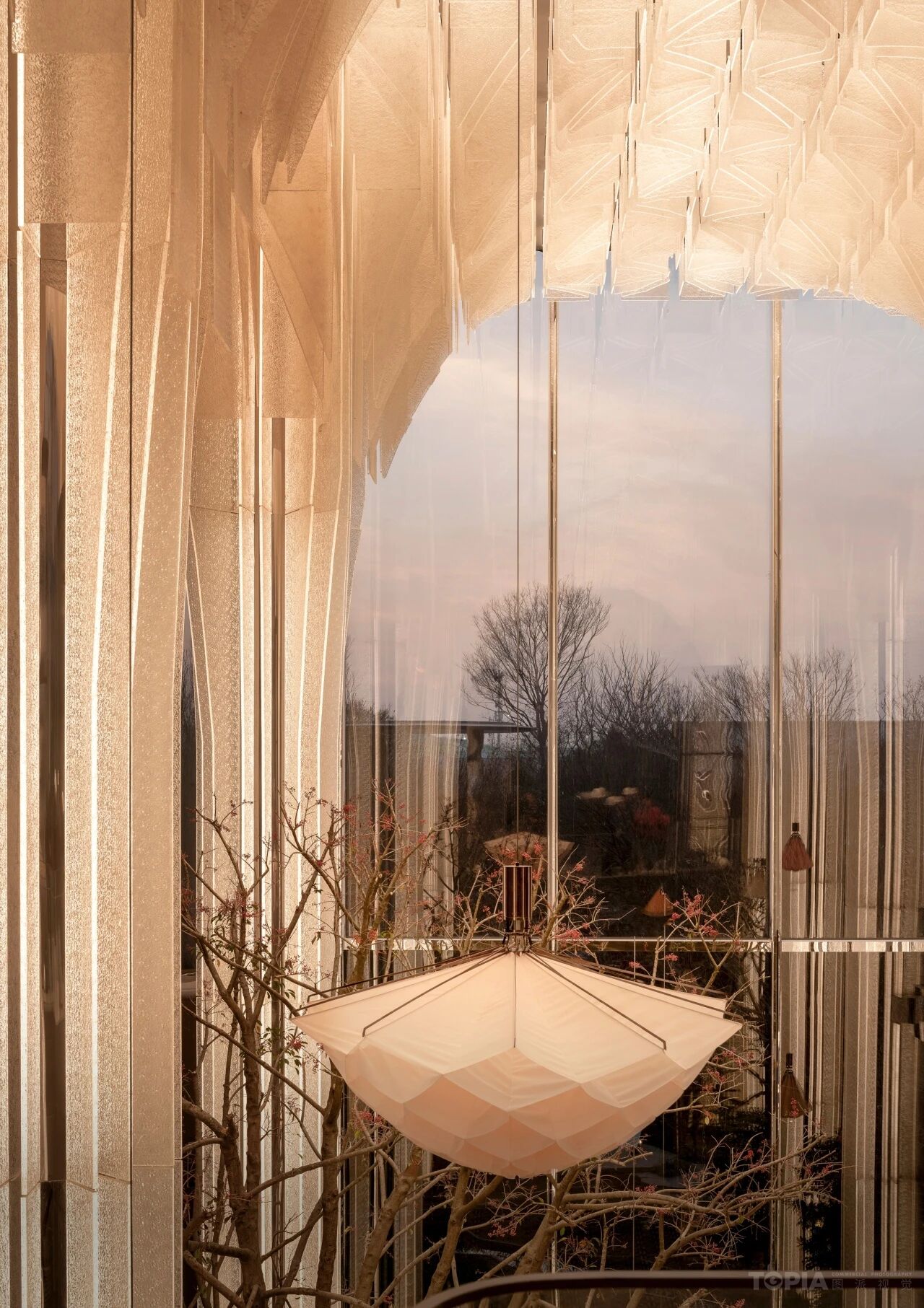 新作 DIA —— 写意山水 · 落日熔金「北京·华润置地 臻澐四季花厅 Urban luxury natural art」丨中国北京丨GAD吴轩-45