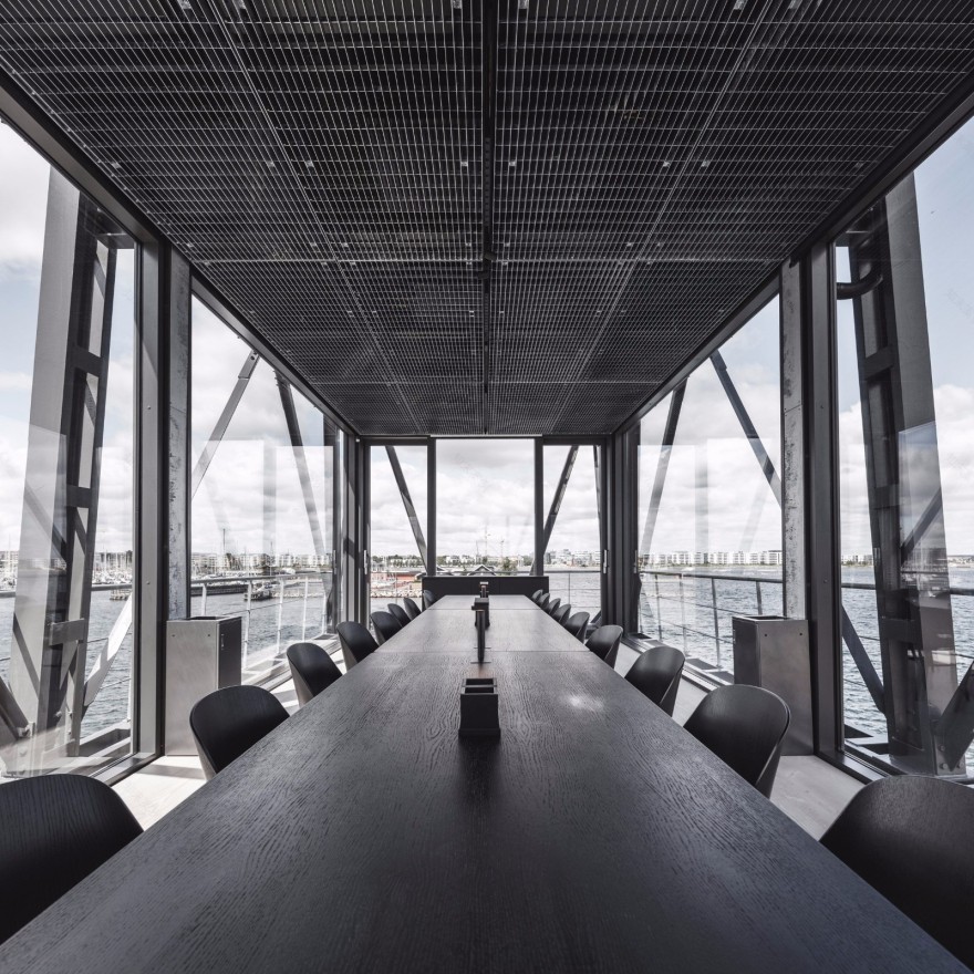 由起重机改造的酒店:The Krane Hotel-9