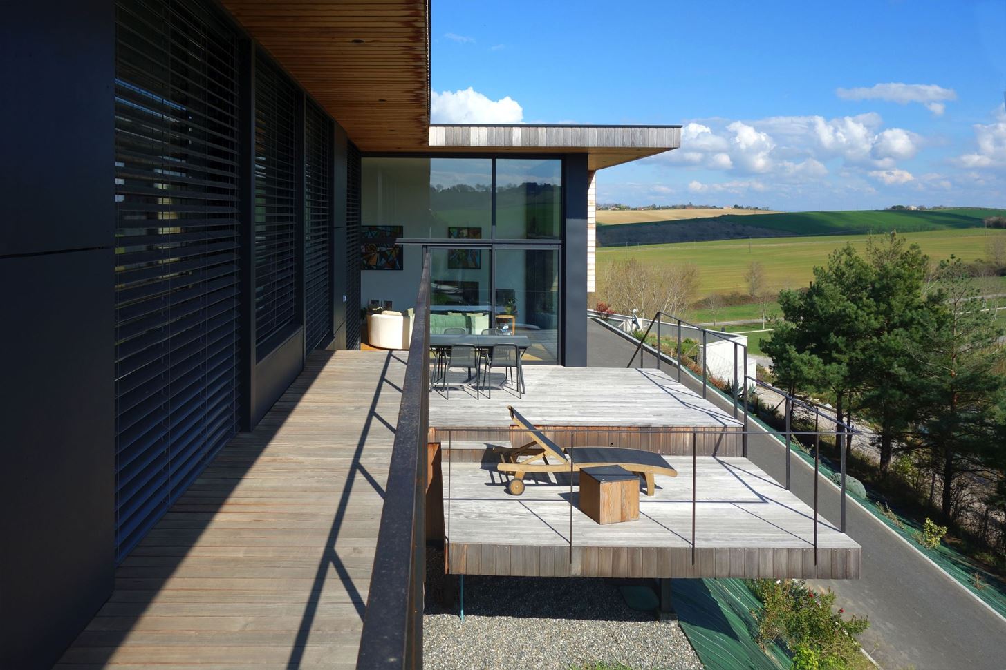 法国南部山间 M House，自然景观与建筑完美融合-11