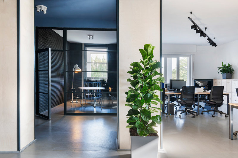 活力办公空间设计——蓝色与绿色的巧妙运用-7