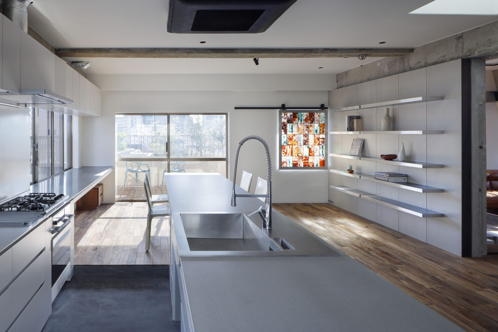 东京顶楼公寓，旧工业风和新现代主义的完美融合-15