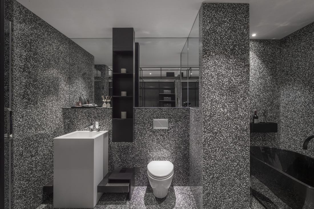 140平米爆改为一室，宠物鲨鱼的黑白世界极简至极-27