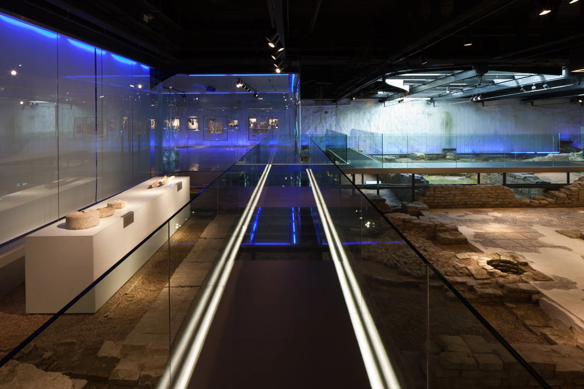 西班牙塞维利亚地下考古博物馆·“无界空间”的创意设计-8