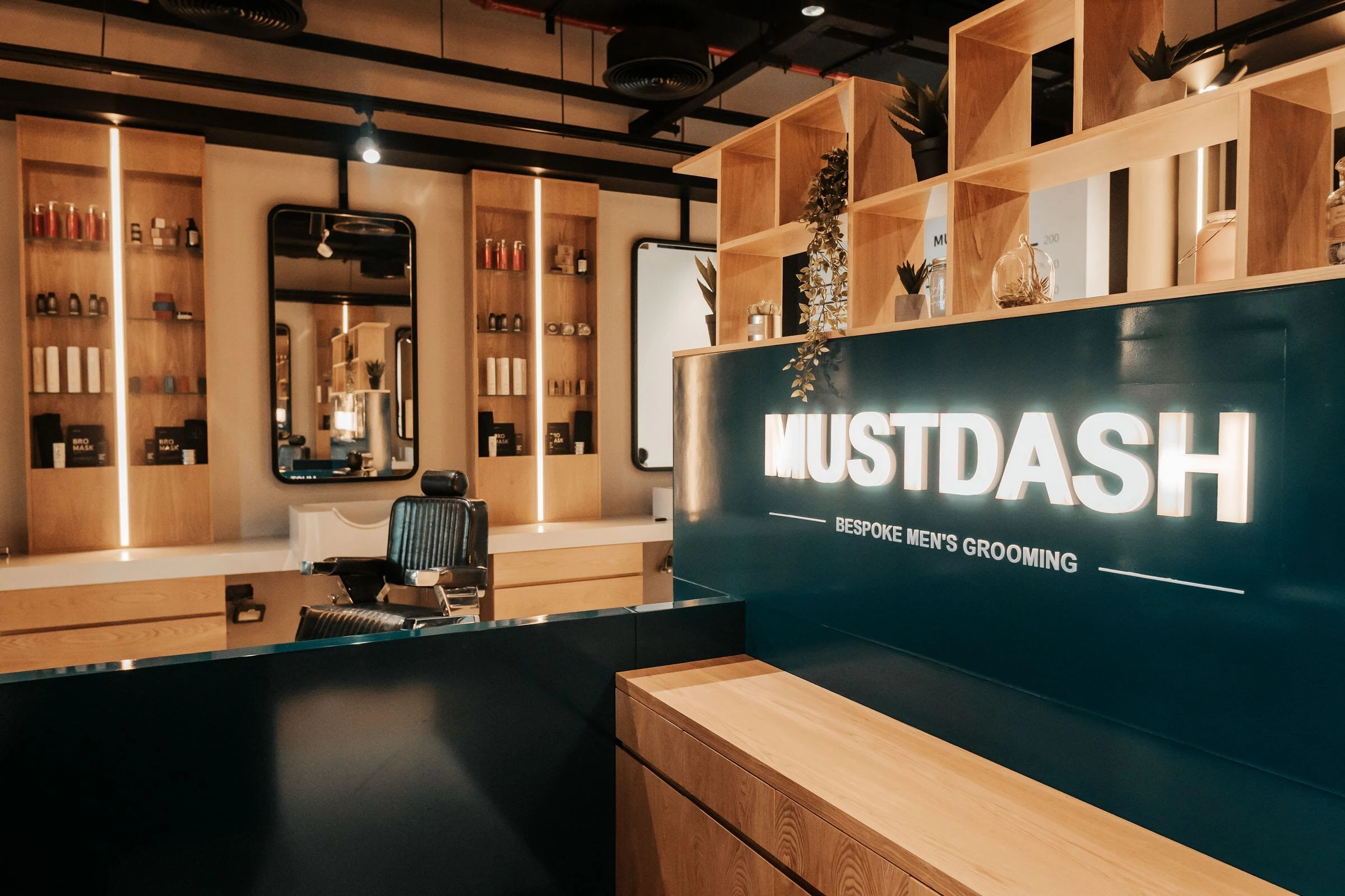 MustDash 理发店丨阿联酋迪拜丨The Trouvaille Studio-22