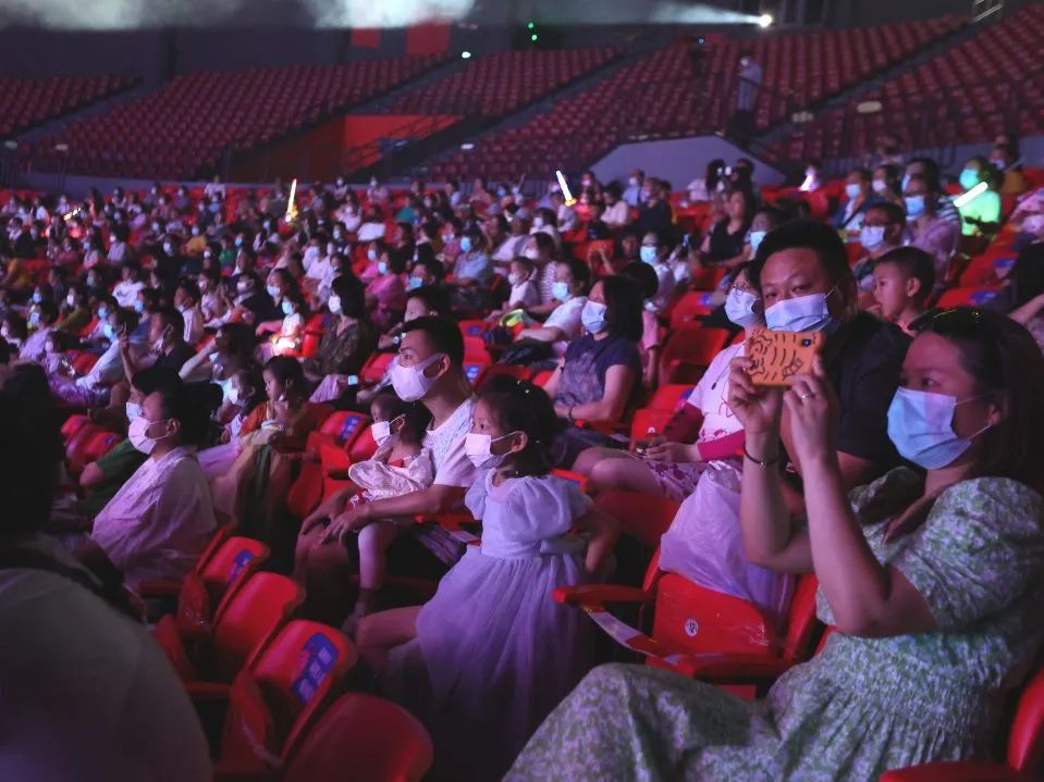 紫人家属抚仙湖海豚湾亲子游丨中国云南丨紫苹果装饰集团昆明分公司-30