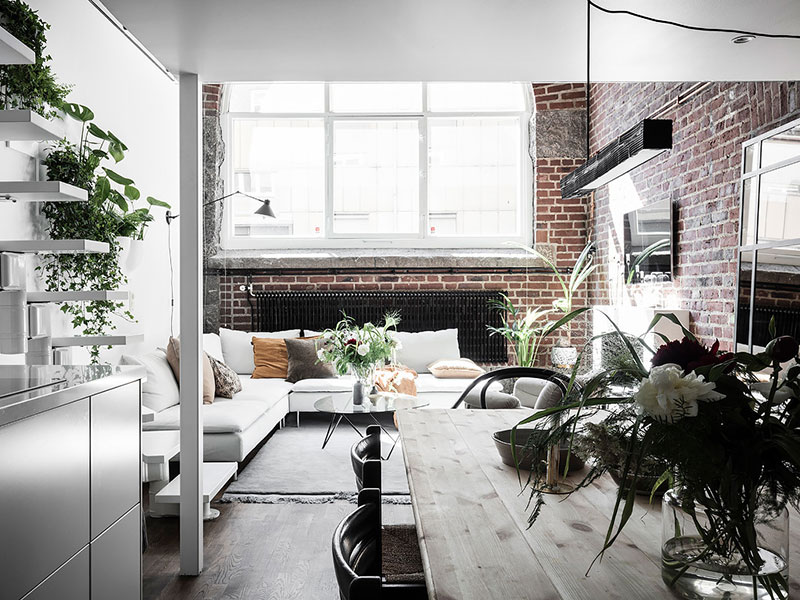 瑞典工业风小公寓 | 高挑空间与巨型窗户的完美结合-11