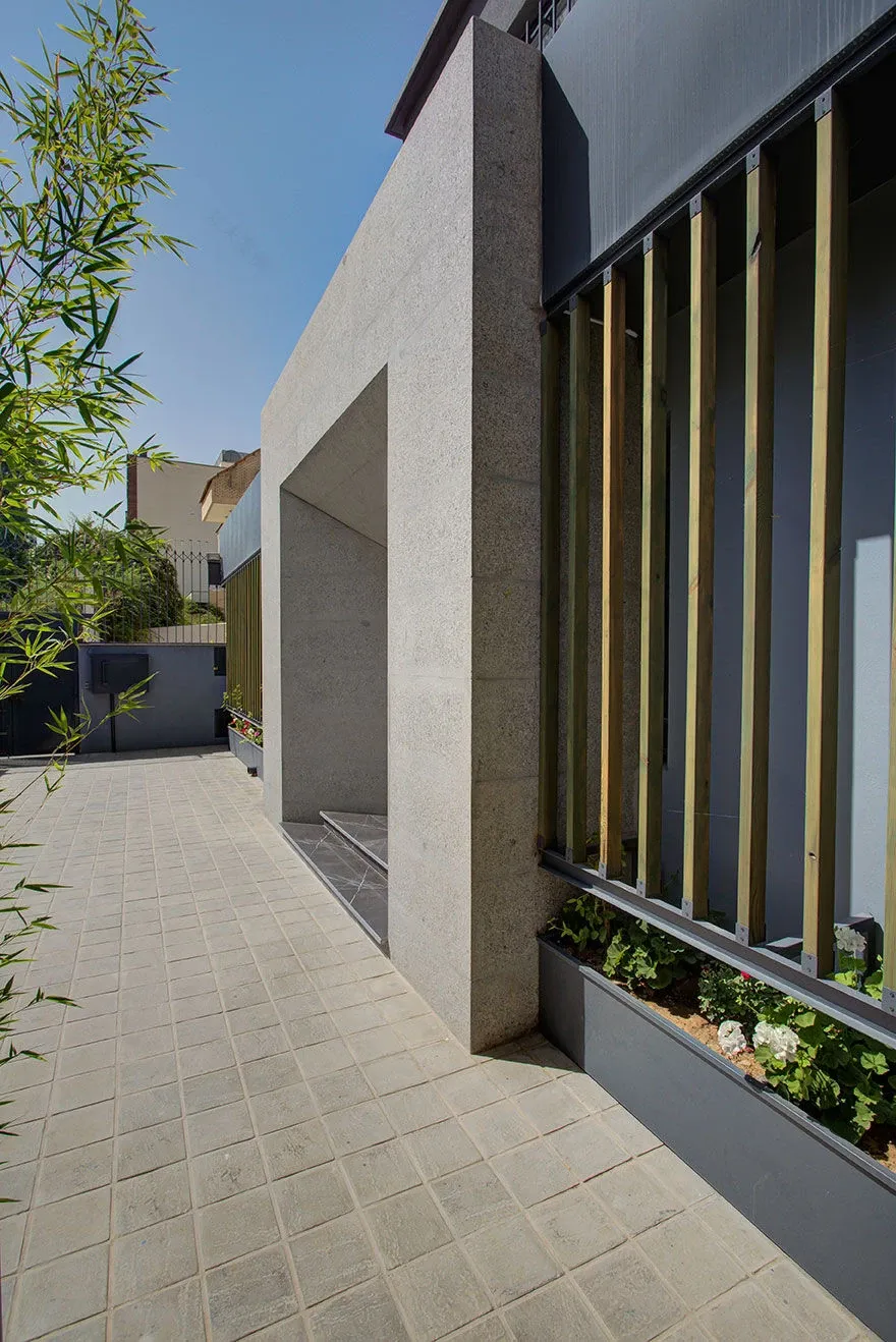 废弃建筑变身高效办公空间-13