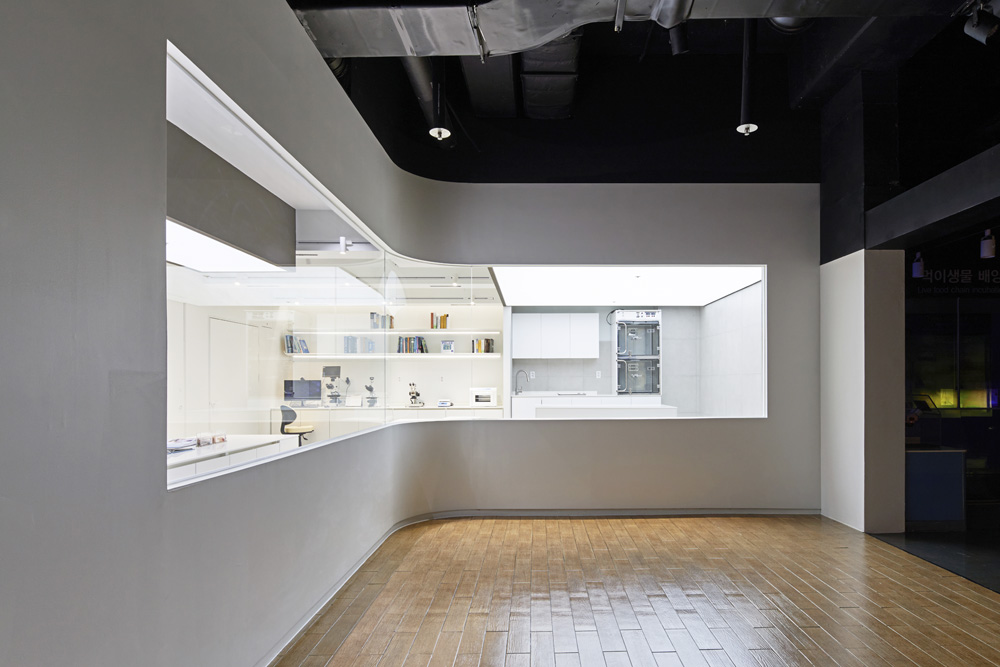 极简白调，25 平米的精致 COWA 展示空间-3