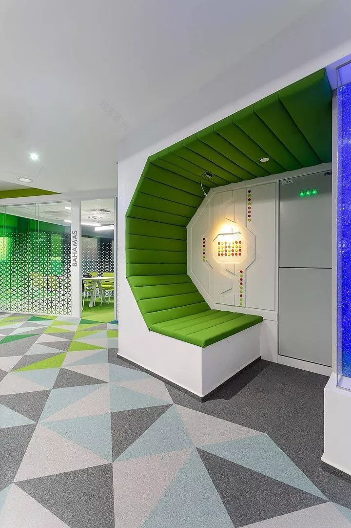 科幻未来主义元素融入的 Thales 泰雷兹办公室设计-10