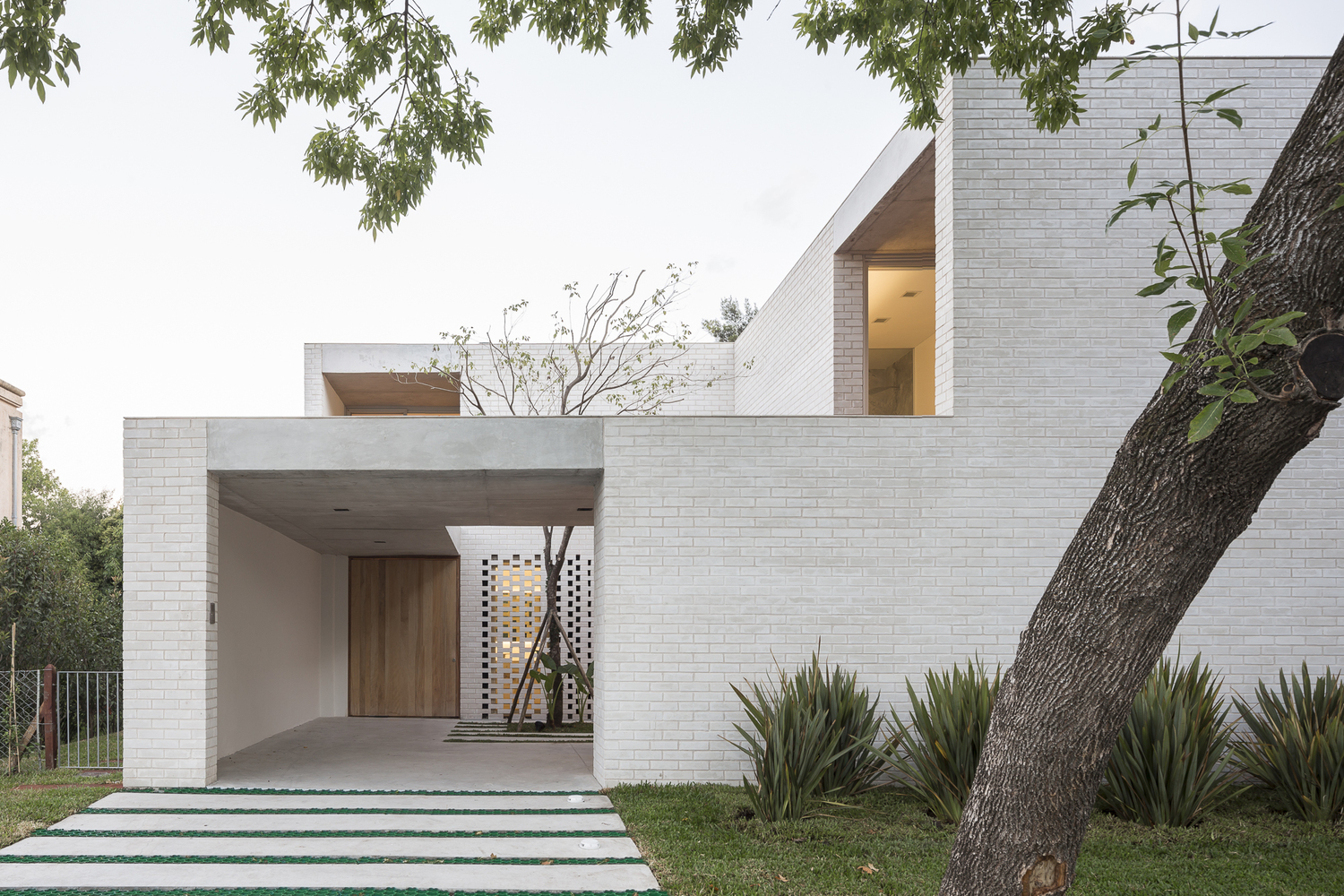 绿意盎然的新 Newman House-26