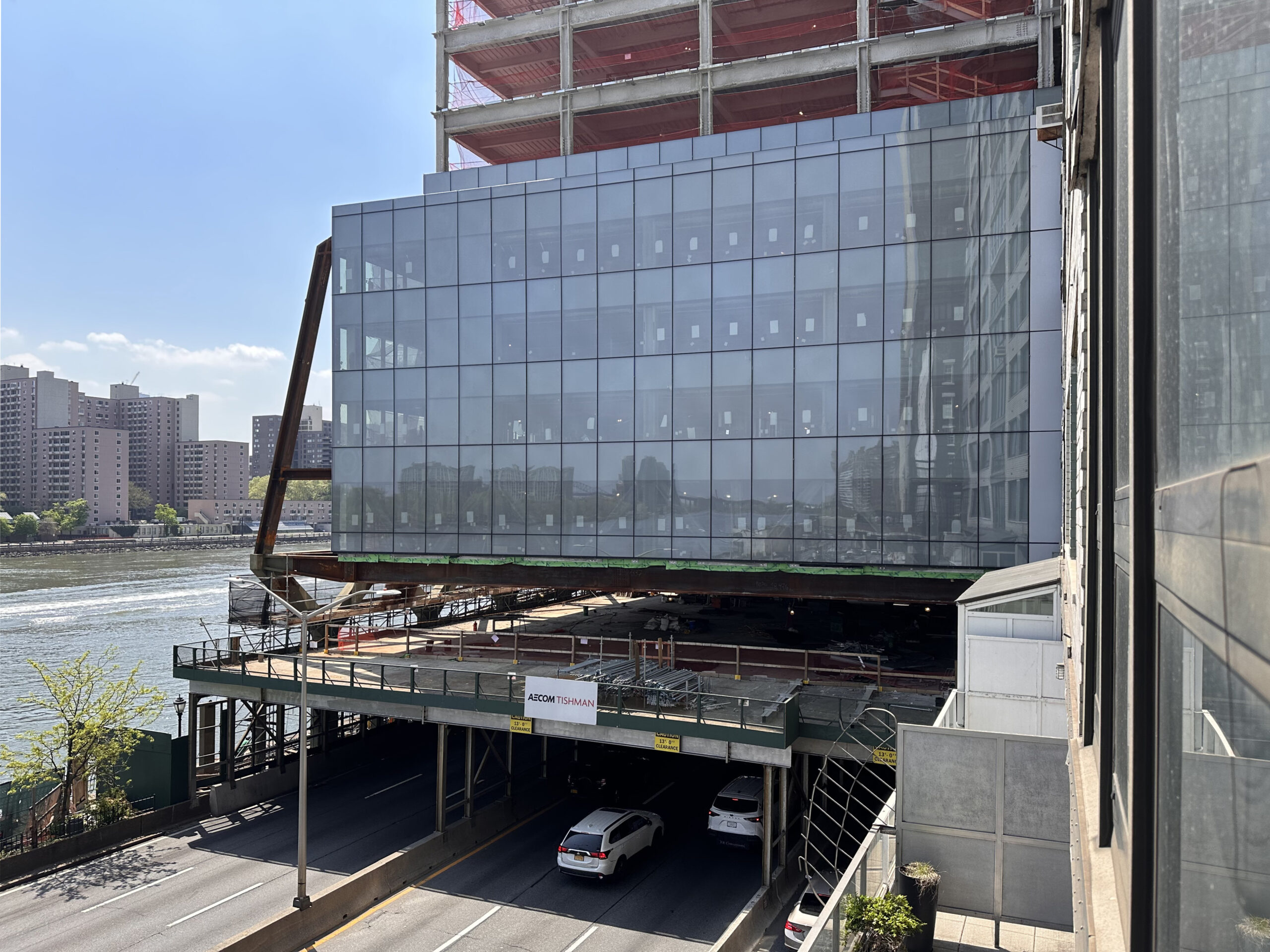 Façade Installation Progresses on The Hospital For Special Surgery's Expansion on Manhattan's Upper East Side - New York YIMBY-8