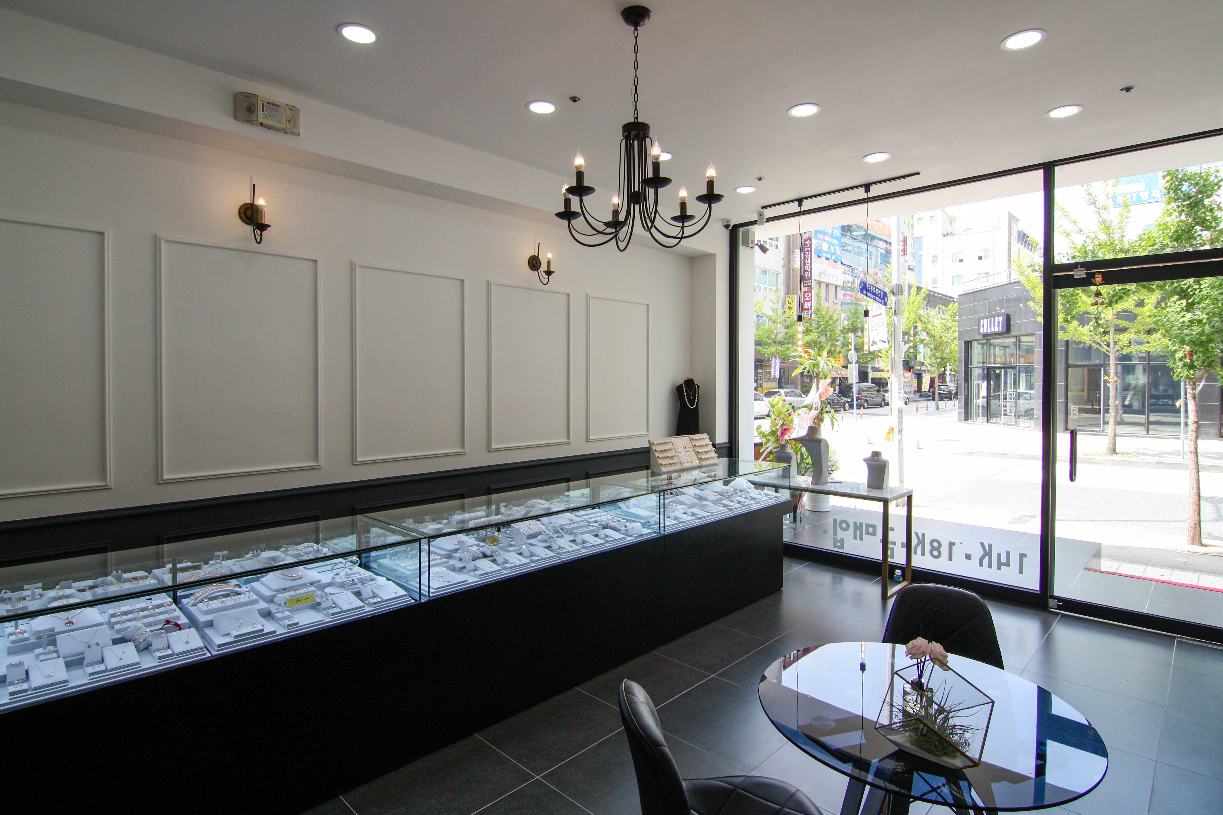 现代简约风婚庆珠宝店设计-10