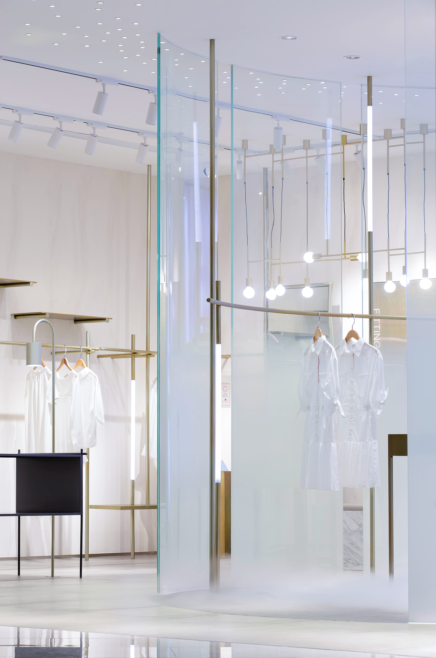 潮流瞬息万变的 SHOWS 买手店空间设计-4