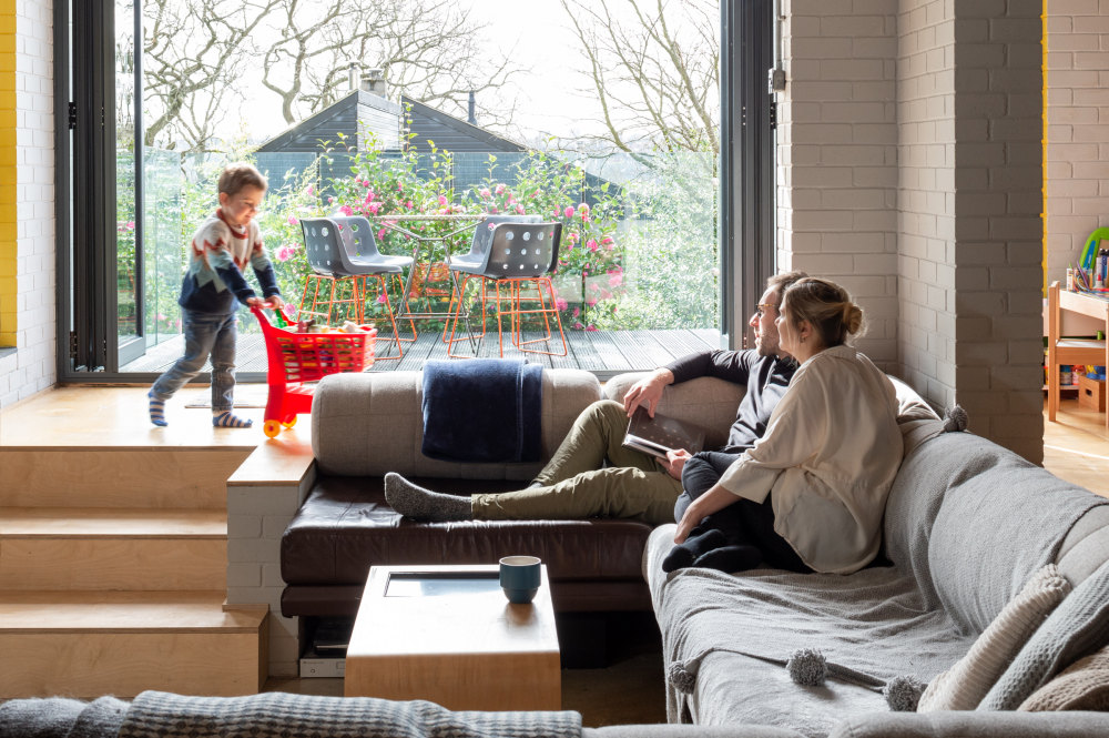 独特 brutalist 风格的家 | 克里斯和索菲·伊林沃斯在利兹的家-0