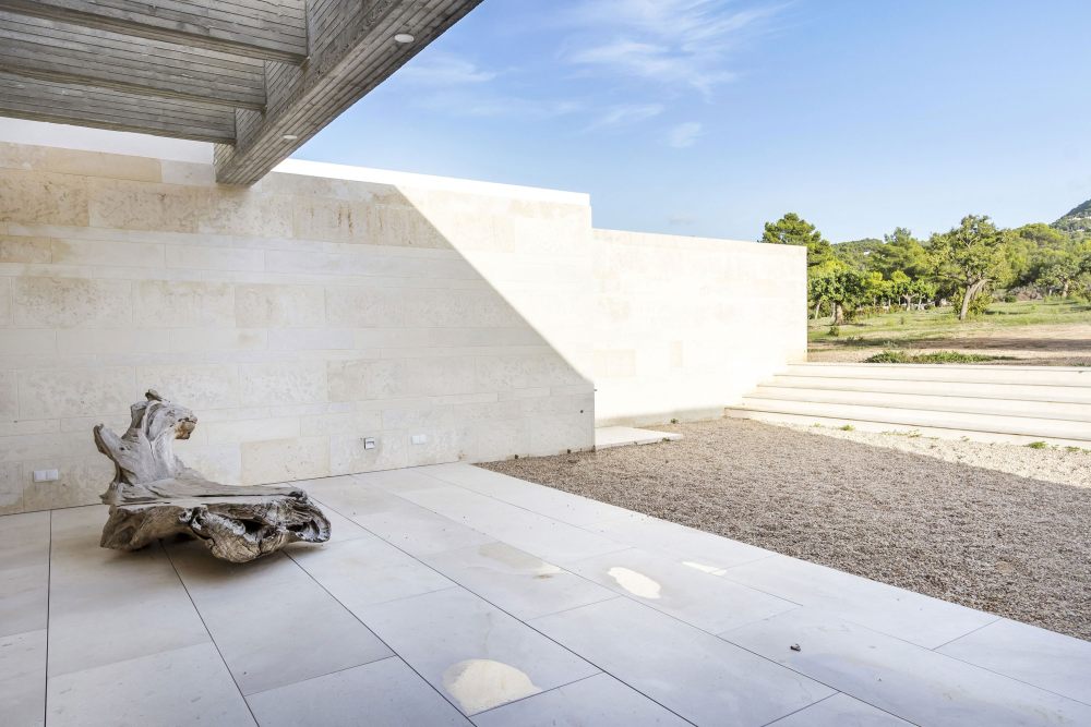 英国 Ibiza 之家 | Isabelle Stanislas-5