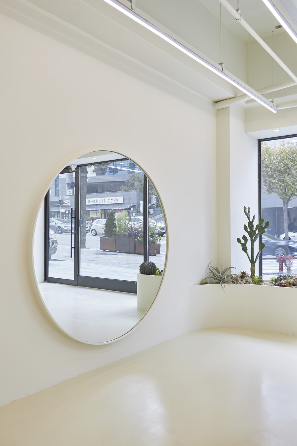 简约时尚的魅力——白厅迷你展厅设计-11