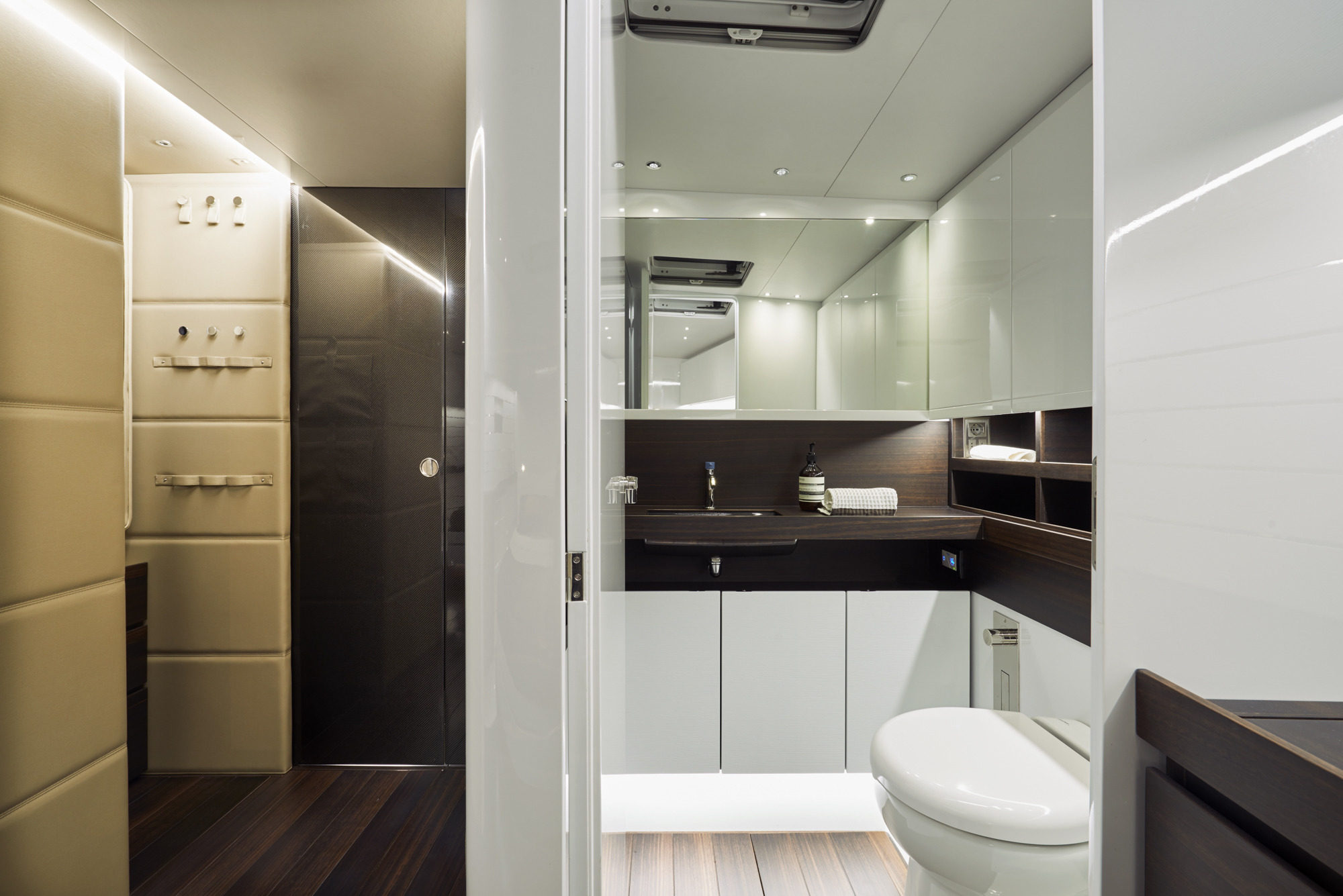 巴黎 otto 与 Formenton 联手打造惊艳游艇内饰-17