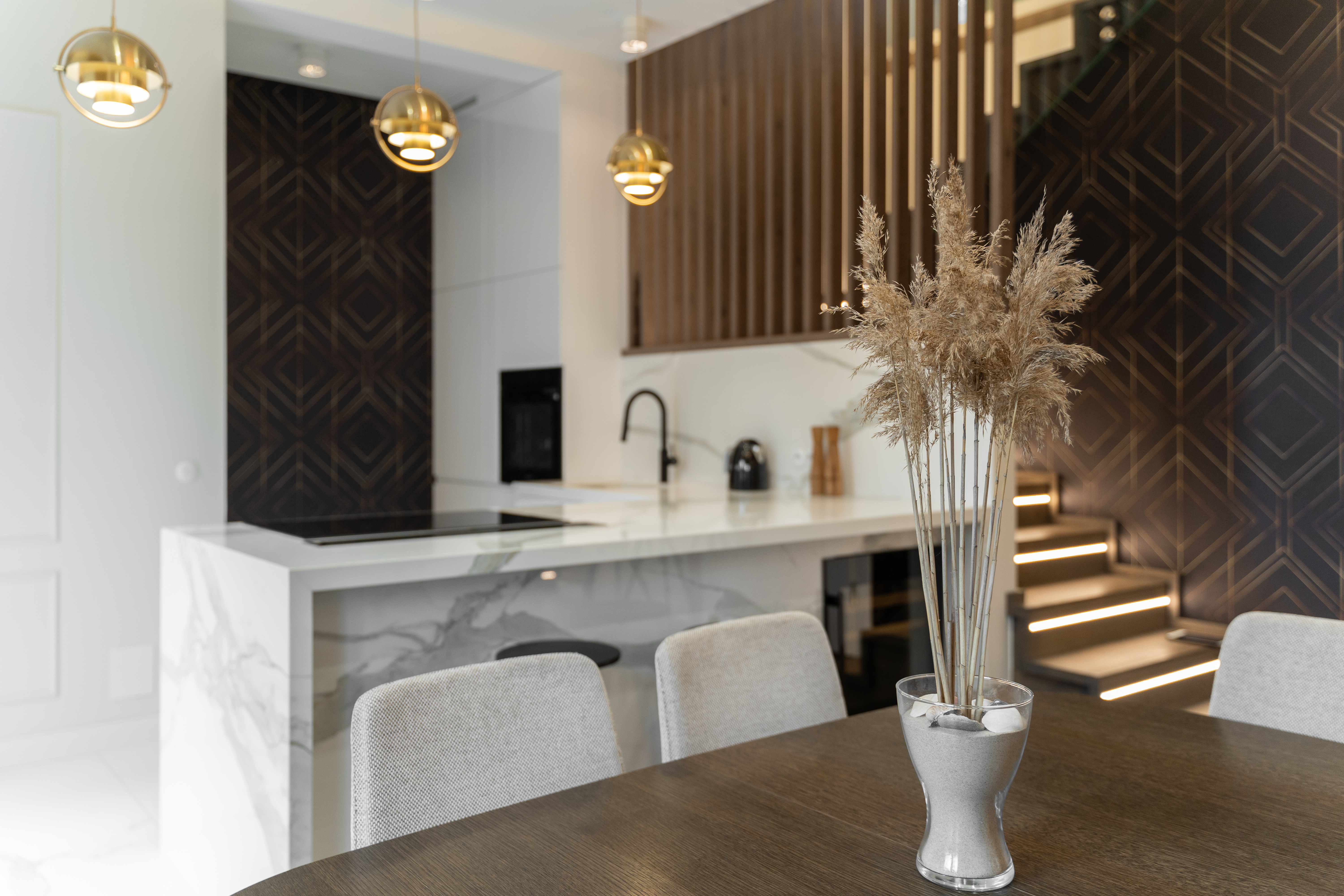 V44_open kitchen & dining room-10