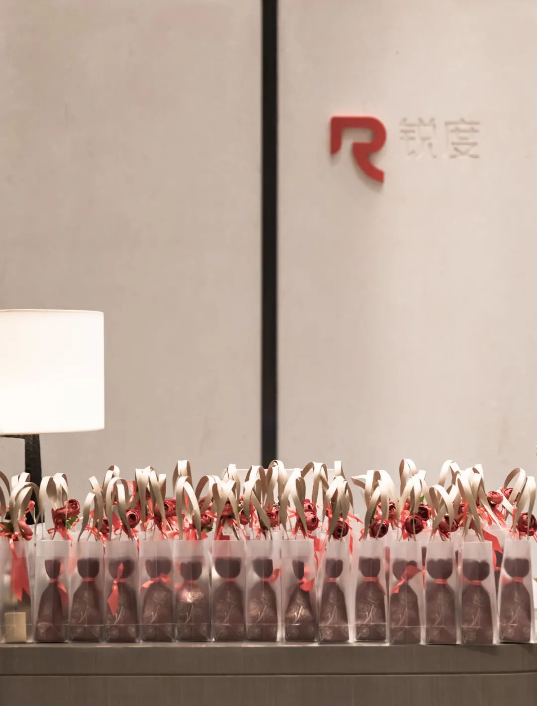 女性之美 · 各地活动现场的室内设计魅力丨中国上海-9