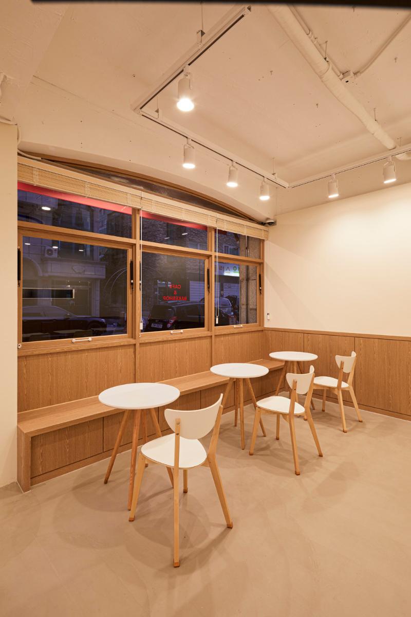 20 平米双胞胎咖啡厅 简约设计展现空间魅力-8