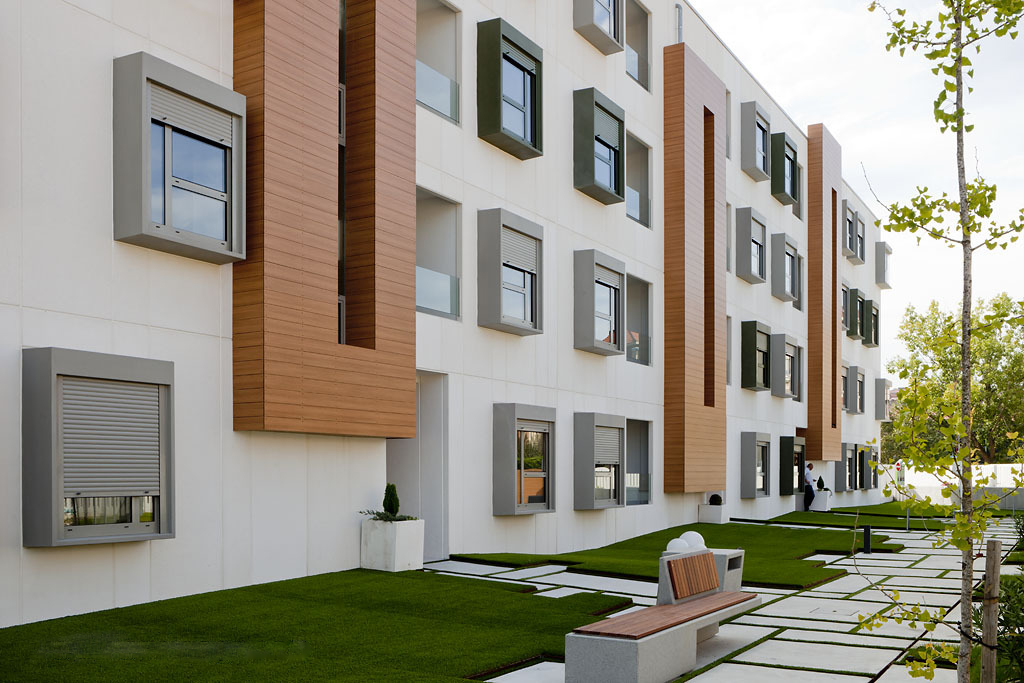 西班牙 Fadura 住宅——城市与自然的和谐交融-9