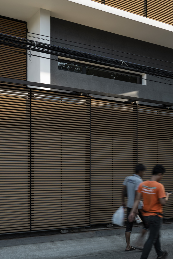 曼谷 898 平方米四口之家，多功能空间与温暖氛围的完美结合-38