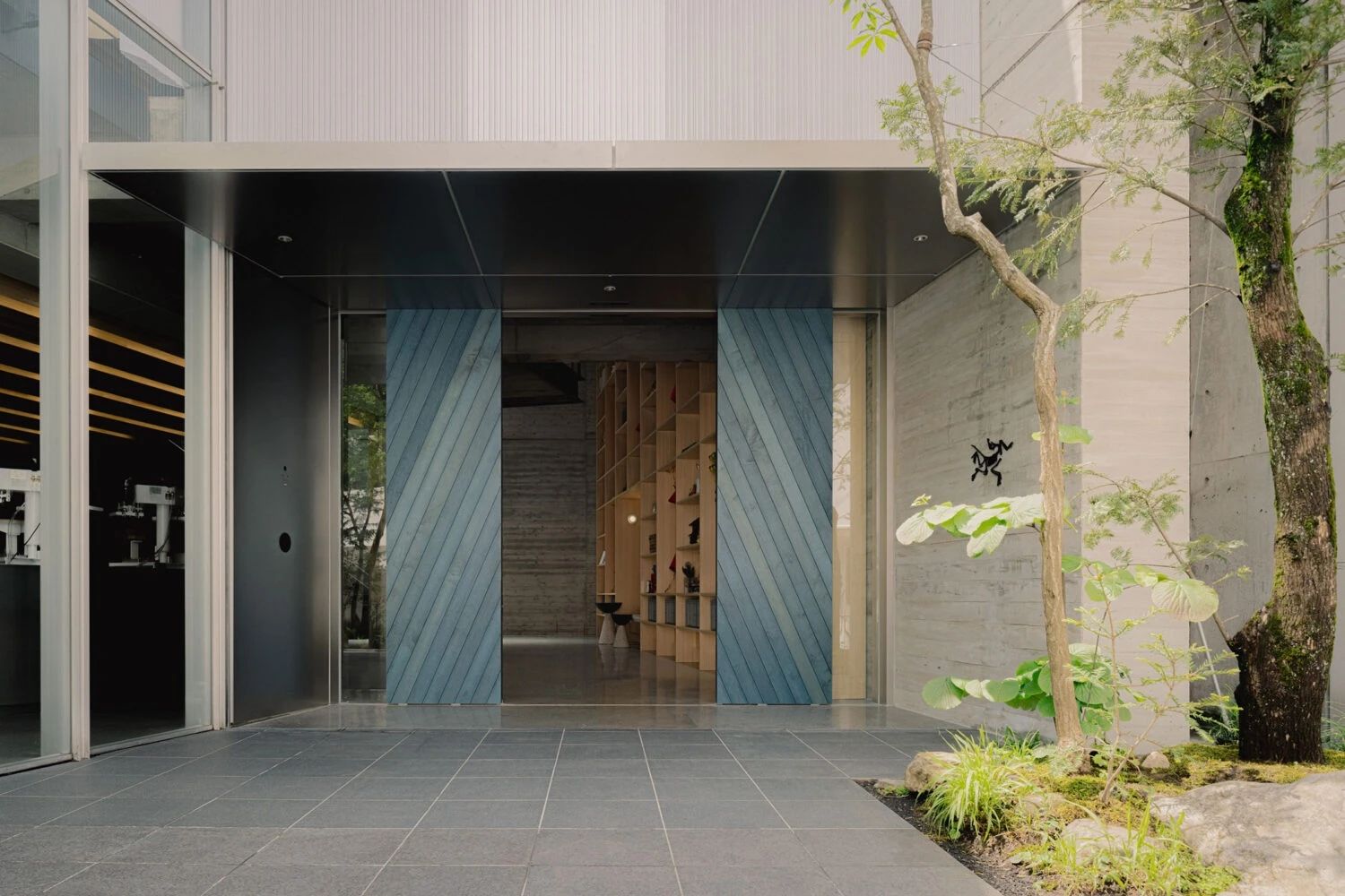 始祖鸟东京创作中心丨日本东京丨Torafu Architects-7