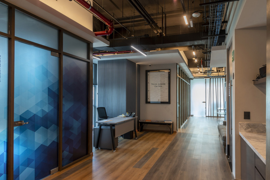 墨西哥城金融公司优雅办公空间-19