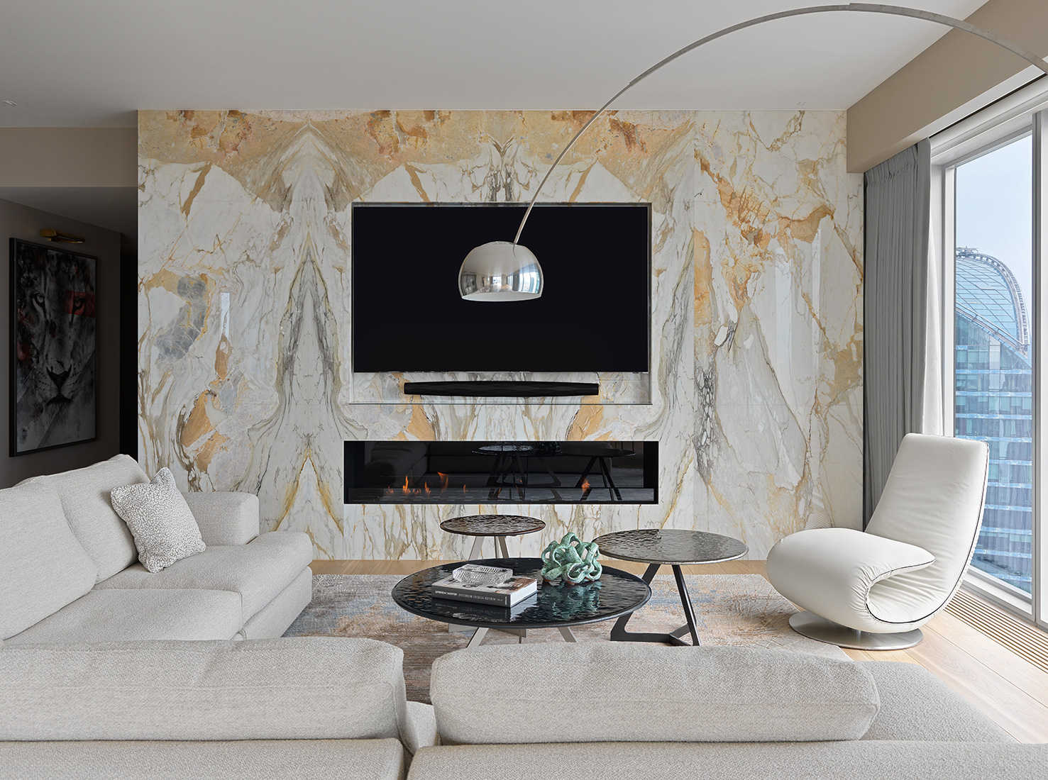 莫斯科塔尖上的豪华公寓 | 自然与现代的完美结合-0