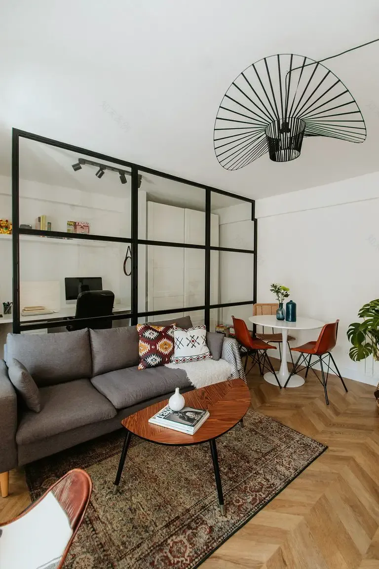 西班牙家庭公寓的工业风办公室设计-2