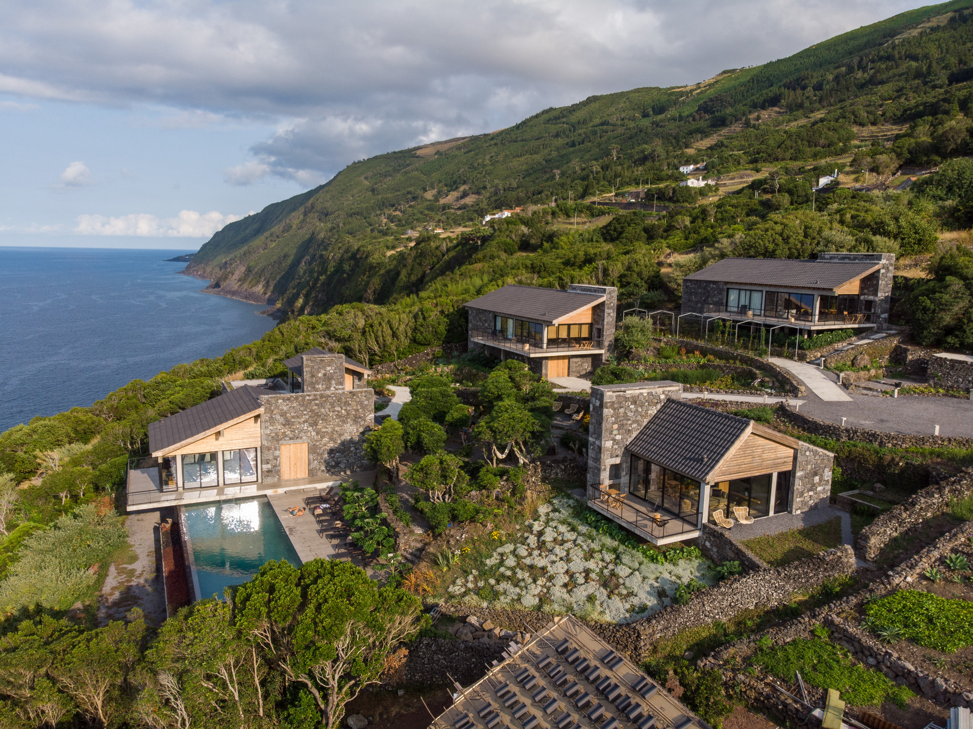 熔岩之家度假村(Resort Lava Homes)(2019)(Diogo Mega Architects)设计-35