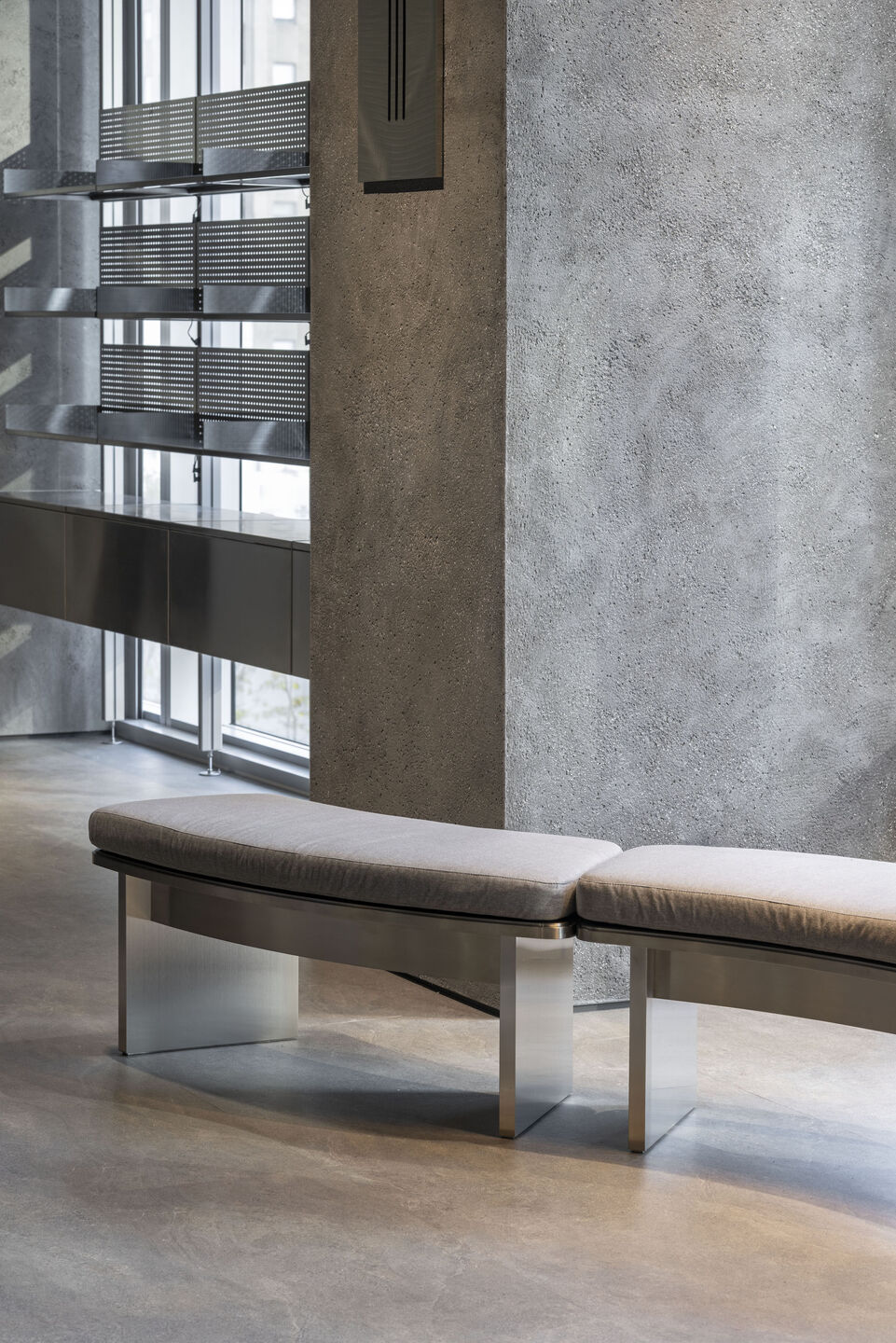 KT 恩丸（注：Onmaru如果是特定名称，这样音译较合适，若有具体背景指向，可能需根据情况调整） 丨韩国丨mttb-21