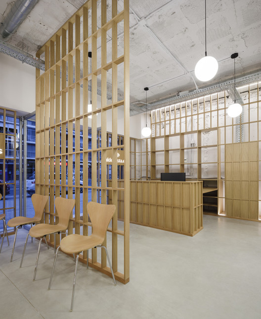 自然光与功能优化的牙科诊所设计-22