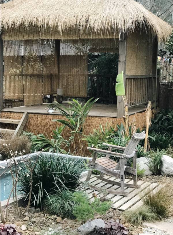 把一个破烂小院，爆改成中国风的入云屋，凉亭、枫树、竹篱笆......-146