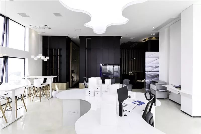 白色敬畏，现代办公空间的艺术探索-16
