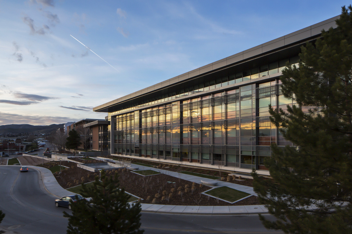 犹他大学 L·S· Skaggs 药学研究大楼丨美国盐湖城丨EDA Architects 和 NBBJ-24