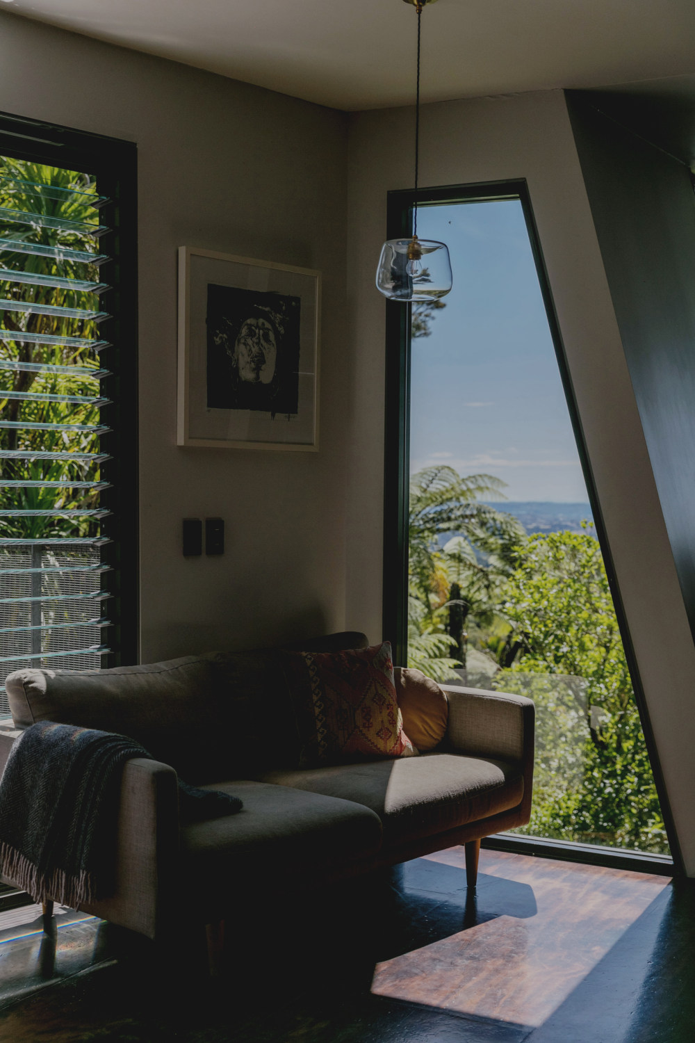 新西兰现代主义山坡之家-12