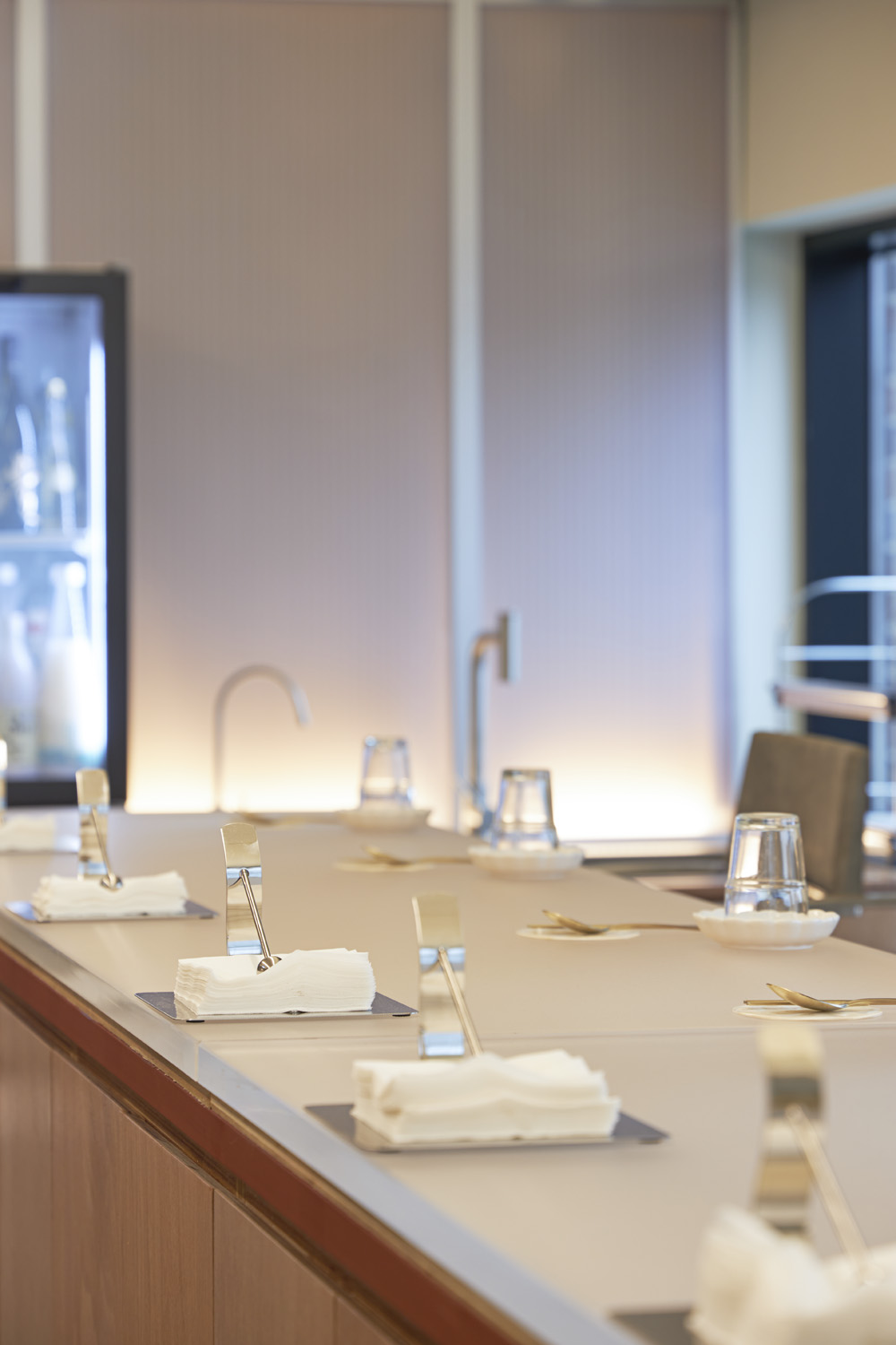 23 平米韩式餐厅，白色&木纹打造高级氛围-14