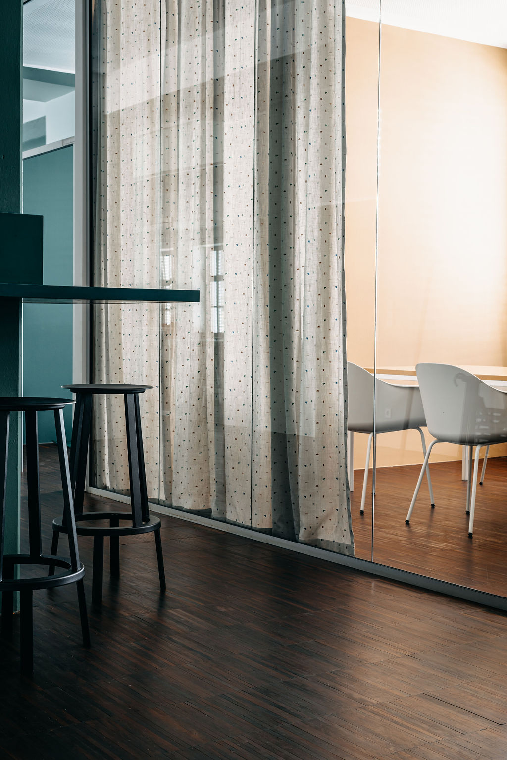 INpuls 办公室 | 绿色创意空间与吸音设计-14