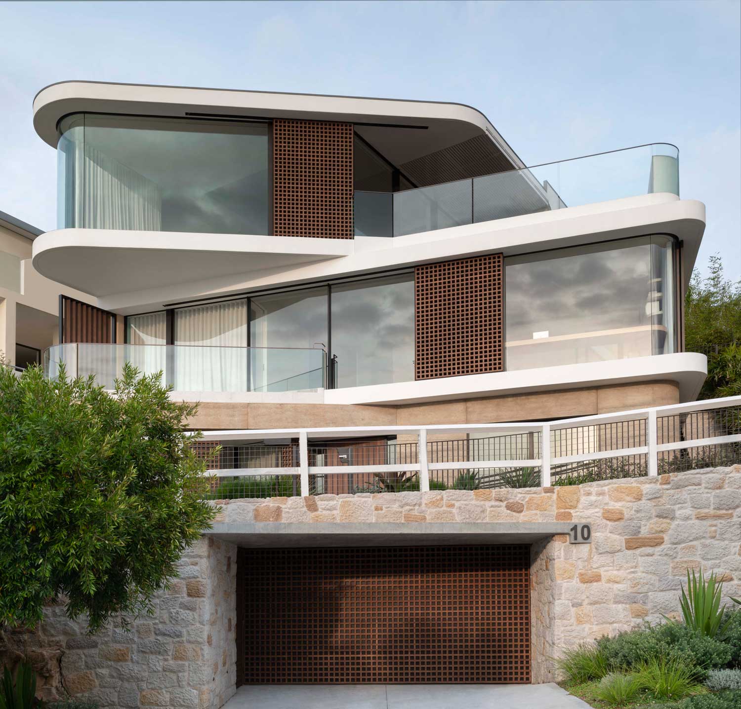 Pacific View Point House in Bronte by Luigi Rosselli Architects & Alwill Interiors.-3