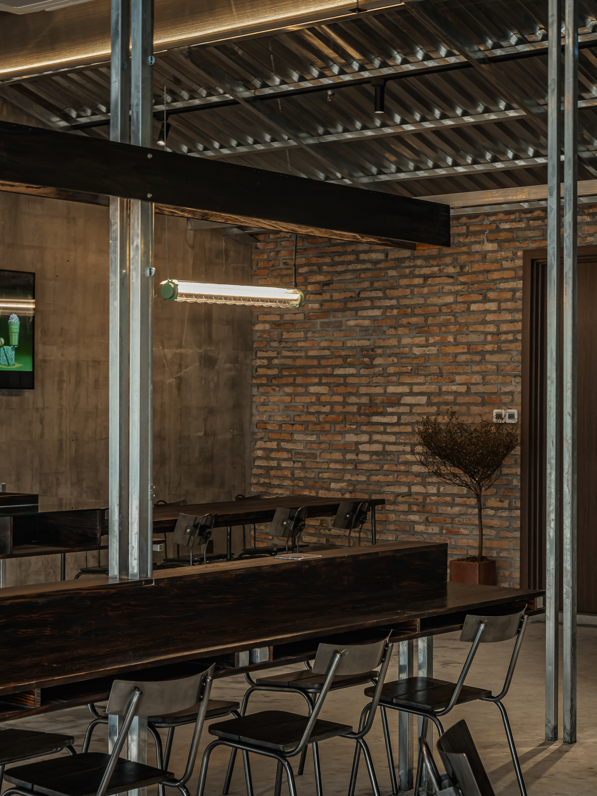 安谧光影咖啡馆 丨越南胡志明市丨xưởng xép-23