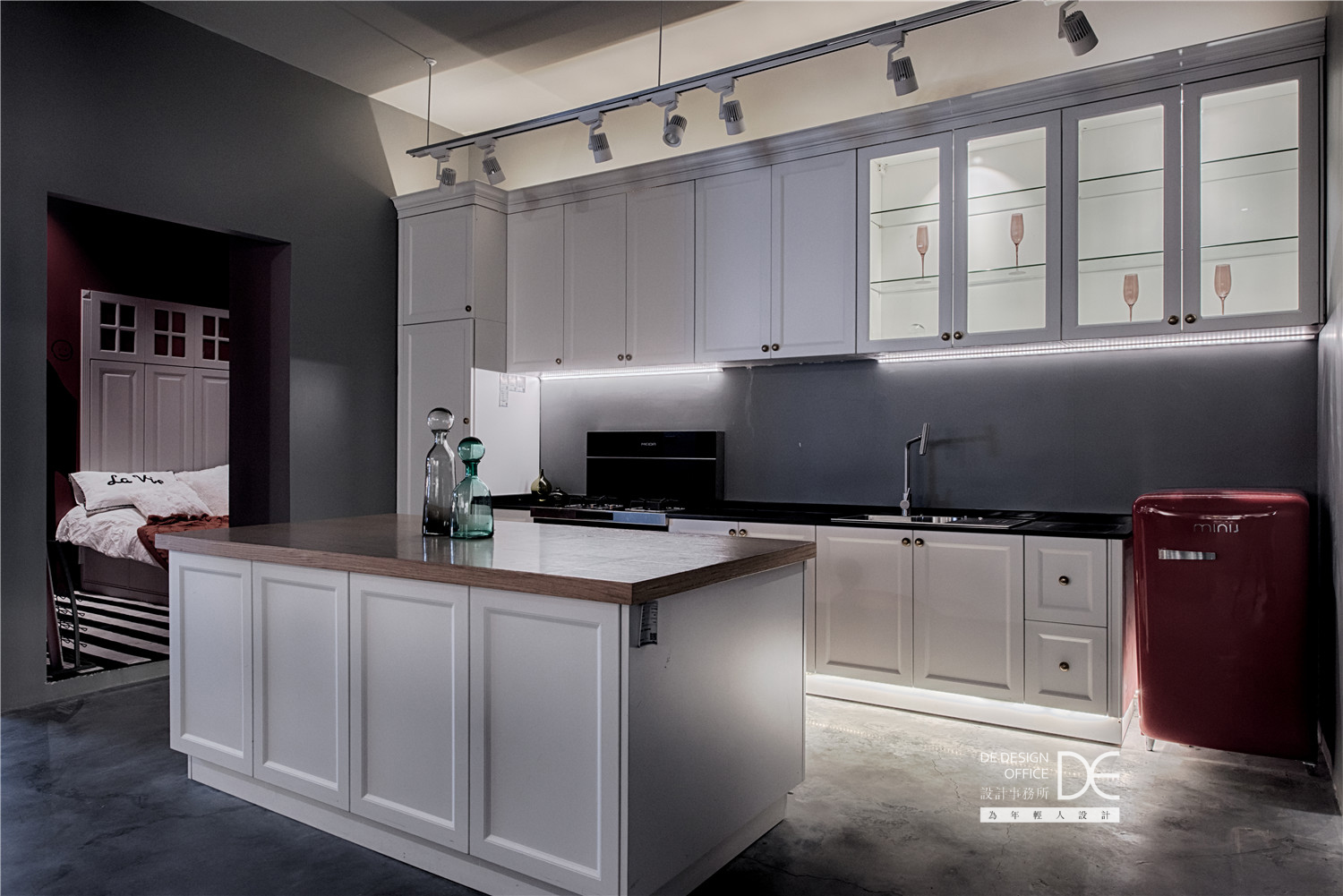 DE 设计事务所 | 极简炫酷工装,打造不一样的办公空间-12