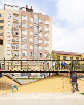 Playground Landscapes at Santa María Mazzarello Square / HDH arquitectos